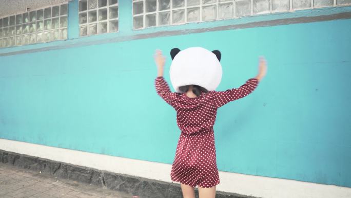 舞动的熊猫熊猫舞4K自媒体舞者短视频小视