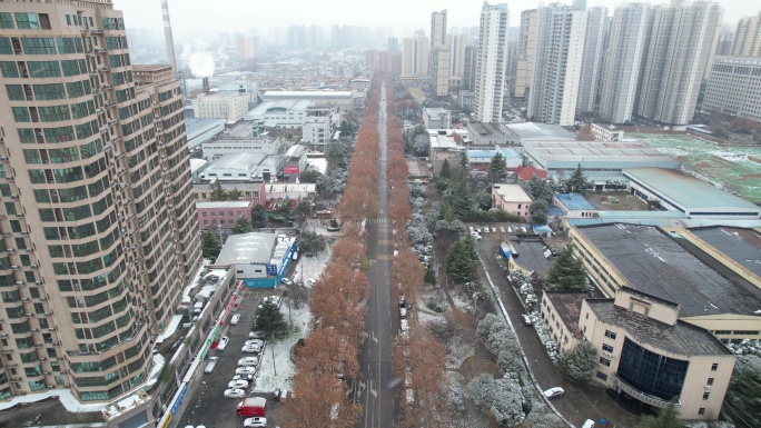 疫情 封城 航拍 街道 下雪 西安加油