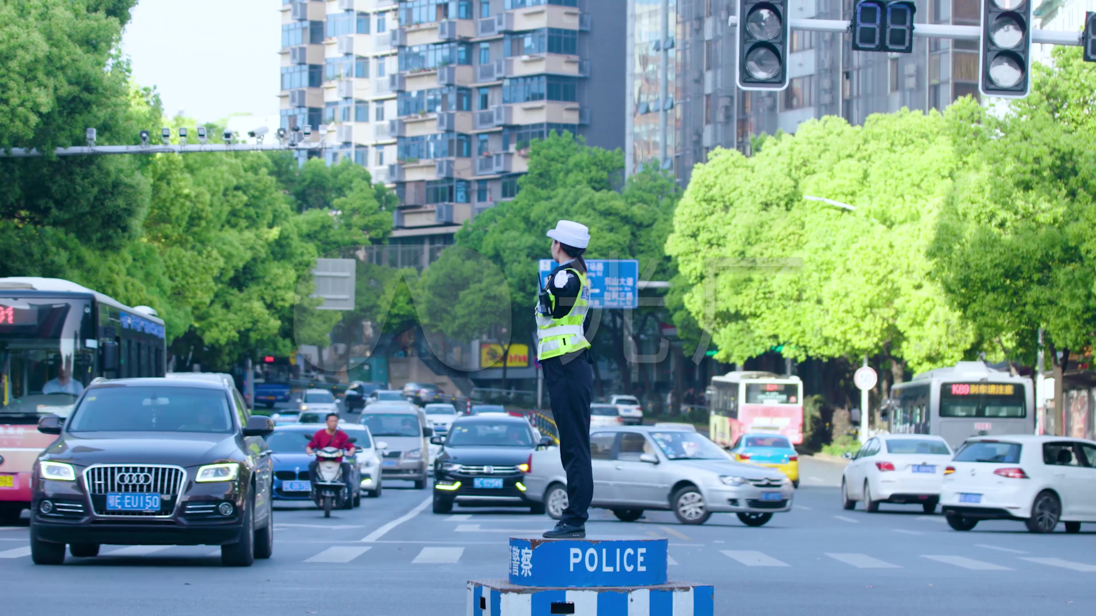 交警执勤_3840X2160_高清视频素材下载(编号:5407169)_实拍视频_光厂(VJ师网) www.vjshi.com