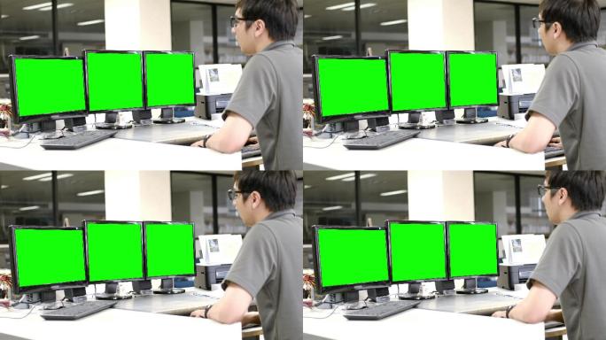 绿色屏幕的计算机键盘侠高科技产品