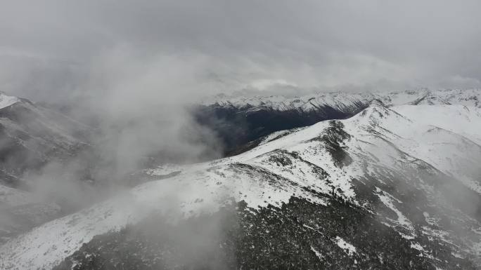 航拍四川小金夹金山雪景