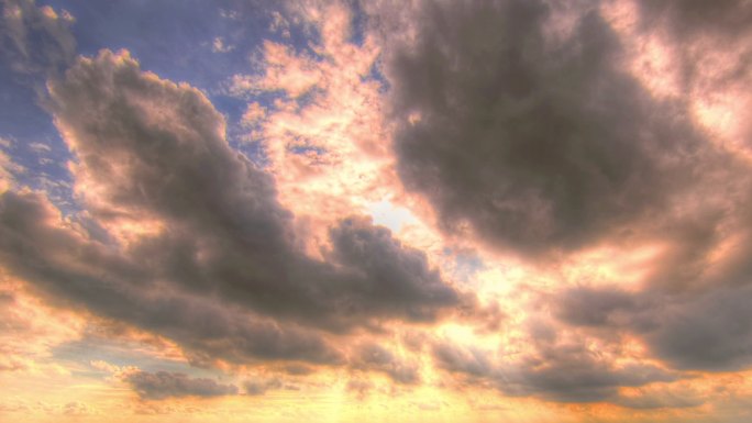 移动云的视频延时天空云层日出火烧云日落蓝
