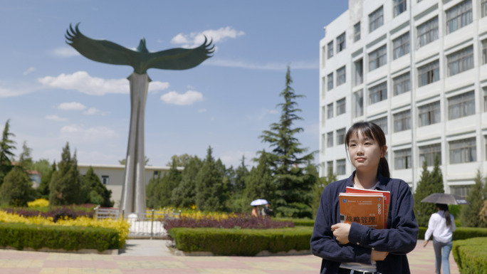 大学图书馆 学生看书 上自习