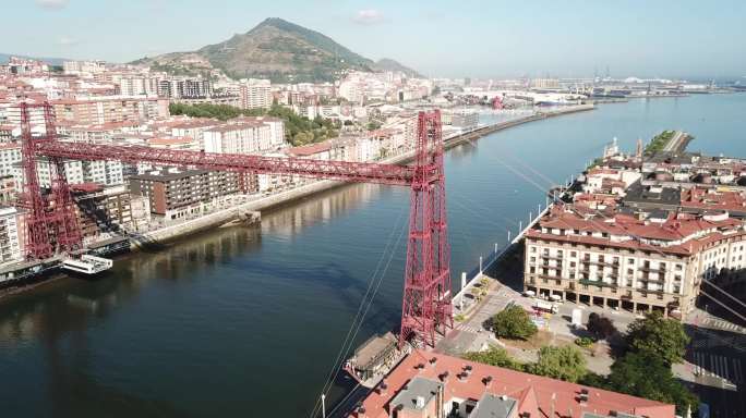 Vizcaya悬索桥铁结构鸟瞰图
