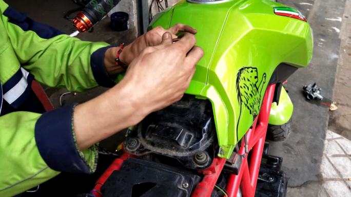 修理摩托车维修装拆摩托装车摩托修理
