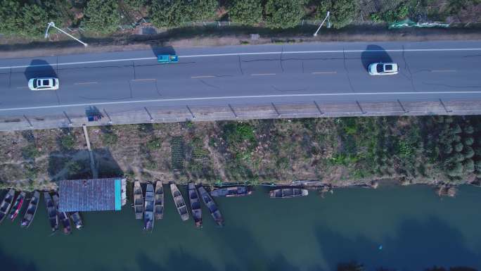 航拍苏州东山水产养殖区渔船