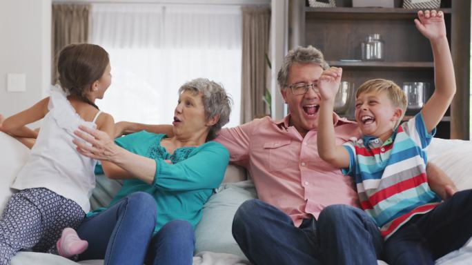 家庭幸福宣传片广告家人团圆聚会开心笑容微