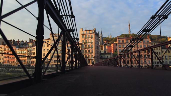 里昂老桥大景全景城市地标建筑风光风景宣传
