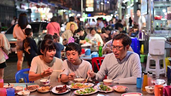 城市夜宵网红店人文派对打卡