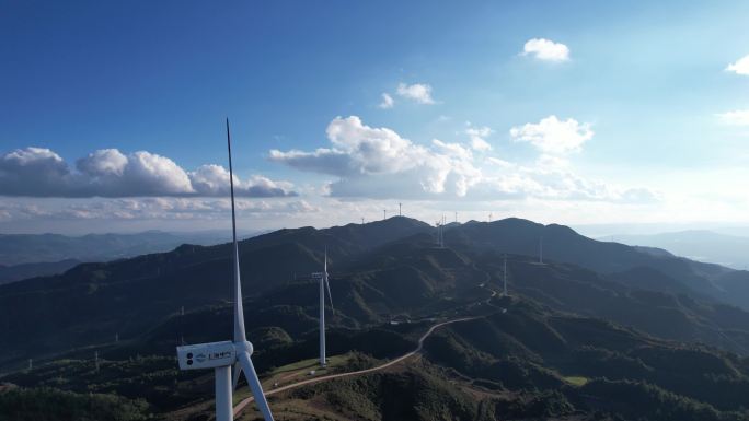 澄江 抚仙湖磨豆山风车