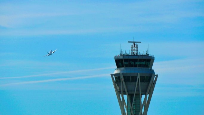 巴塞罗那机场的空中交通管制塔