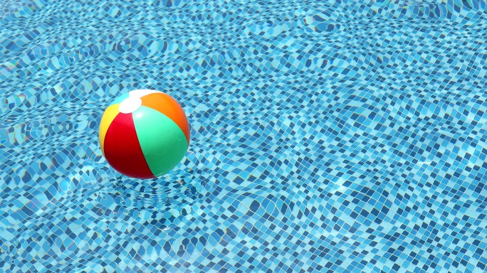 游泳池里的沙滩球