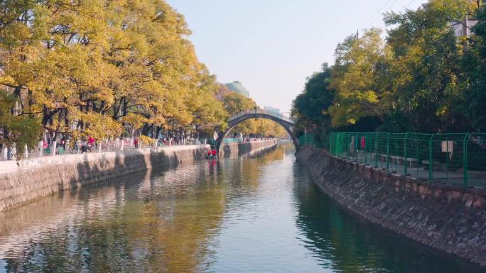 昆明大观河秋天的风景