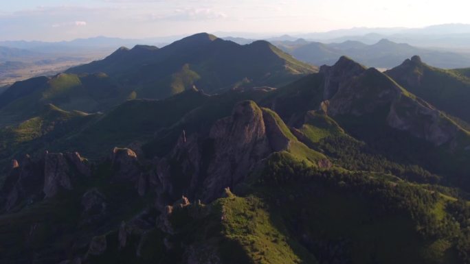 航拍层峦叠嶂的山峦山峰