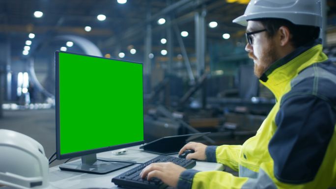 绿色屏幕的电脑外国人可抠图电脑绿屏