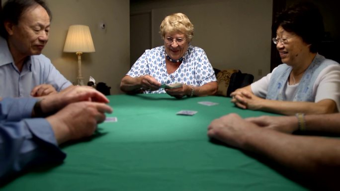 老年人打牌视频素材