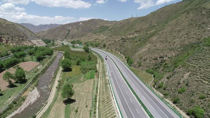 新疆塔 库尔勒 公路 山间公路 航拍