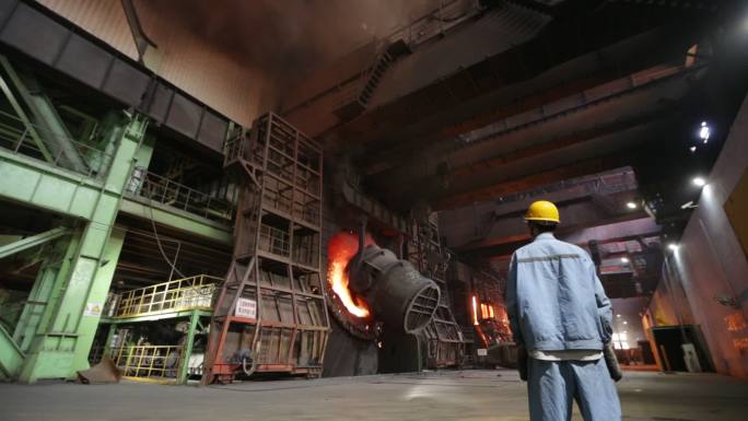 炼钢厂 炼钢炉 炼钢工人 高温作业