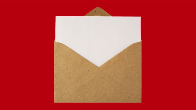 红色背景上的信封定格