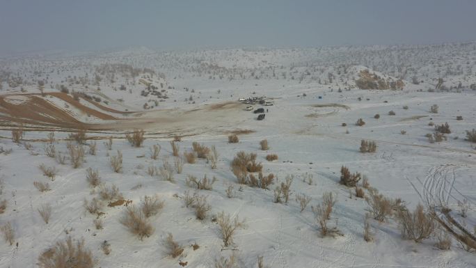 古尔班通古特沙漠腹地的高清（4K）素材