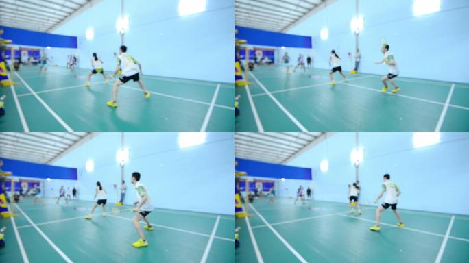 羽毛球馆比赛