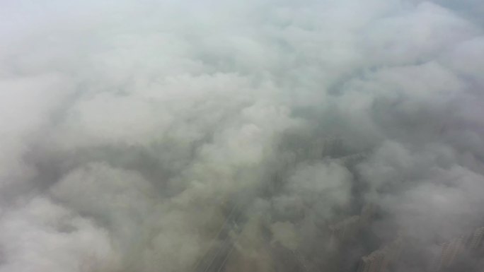 平流雾云上飞翔4k
