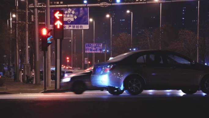 红绿灯 夜晚城市红绿灯 夜晚车流红绿灯