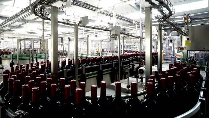 葡萄酒厂酒水酒业机械设备机器封装