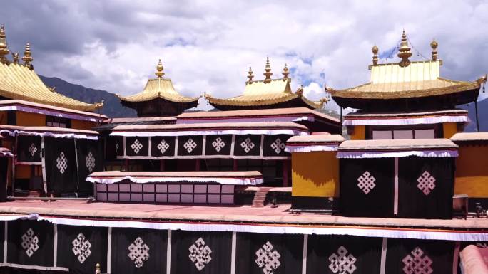 近距离拍摄西藏拉萨布达拉宫金顶秘境