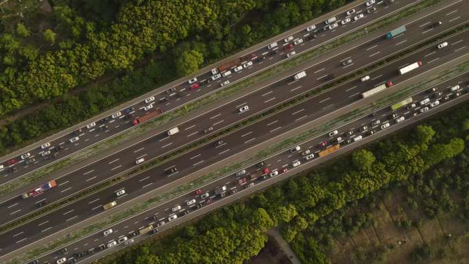 苏州节假日高速公路车流航拍