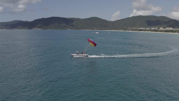 沙滩降落伞，飞艇，海边