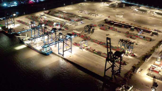 大型码头夜景航拍素材，集装箱
