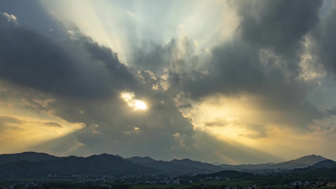 阳光 光芒 光束 云景 天空