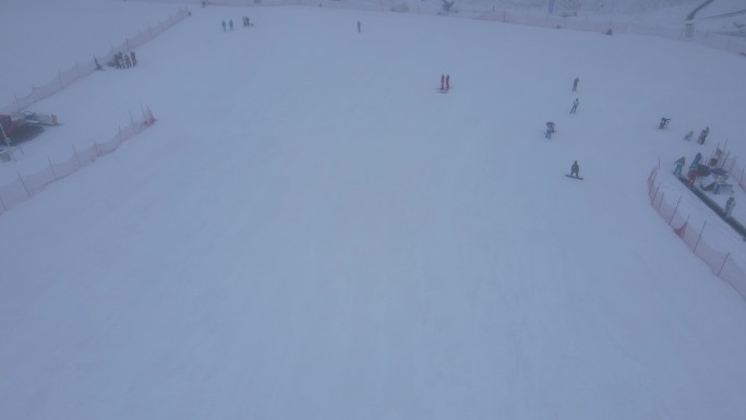 航拍冬季滑雪场