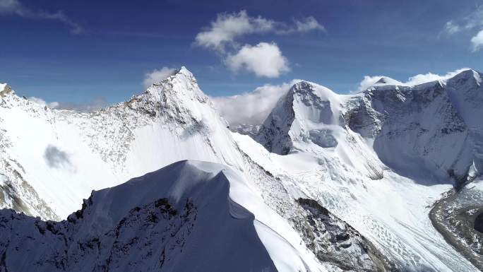 航拍 库拉岗日雪山