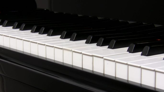 钢琴键盘自动弹奏