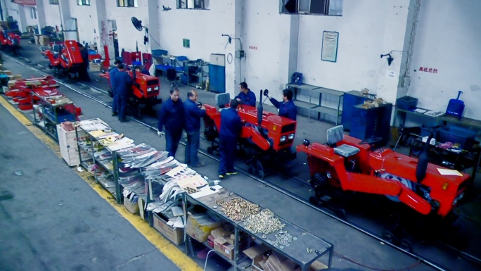 农业九十年代农机生产车间拖拉机生产线装配
