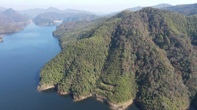 航拍安徽宣城的青龙湾山水