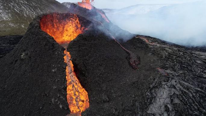 火山喷发熔岩鸟瞰图