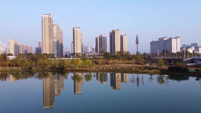 实拍湖景房