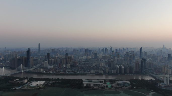 航拍武汉城市清晨迷雾