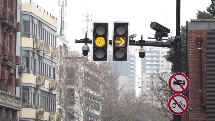 上海道路街景信号灯红绿灯禁行牌