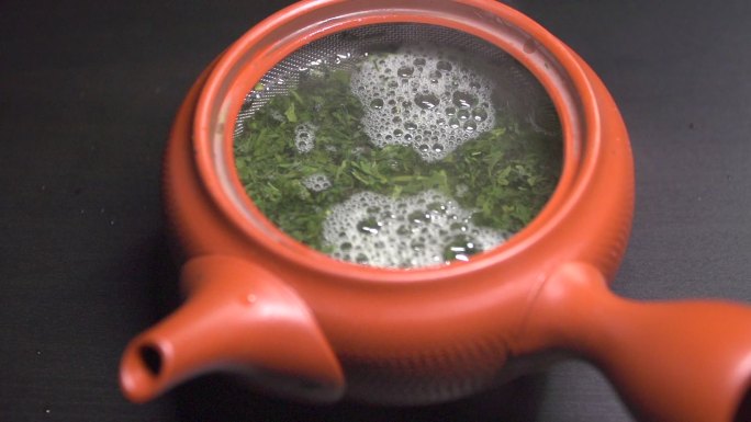 绿茶泡茶煮茶热气腾腾水壶跑热茶