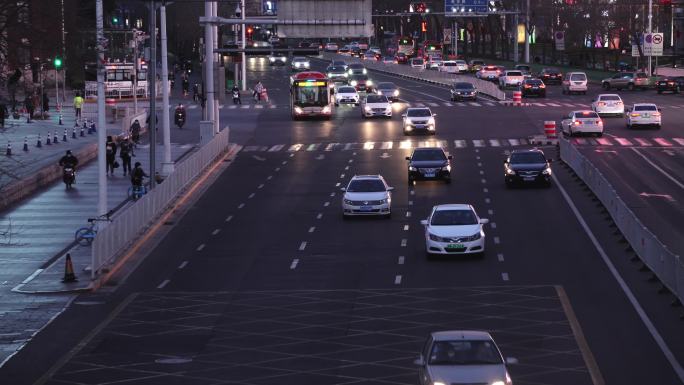 夜晚车流城市车流