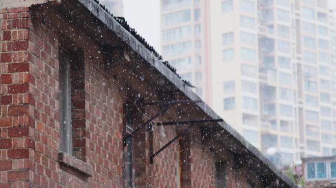 贵阳雪景老小区下雪