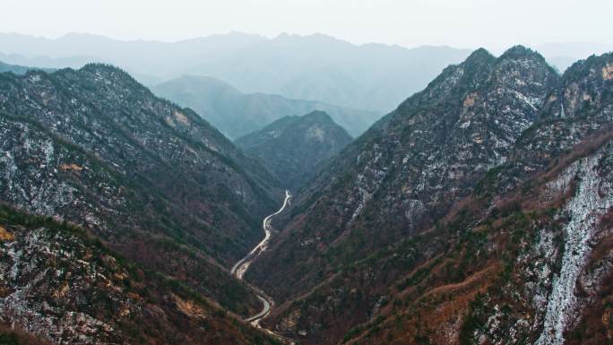 冬天秦岭自驾公路风景5