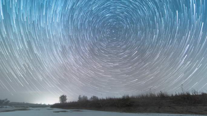 塔里木河雪后胡杨星空星轨延时 -8