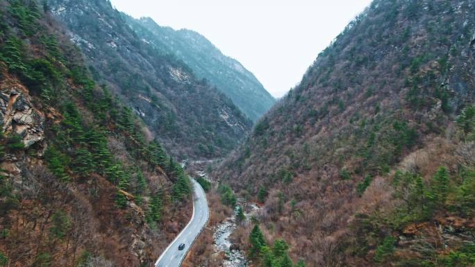 冬天秦岭自驾公路风景7