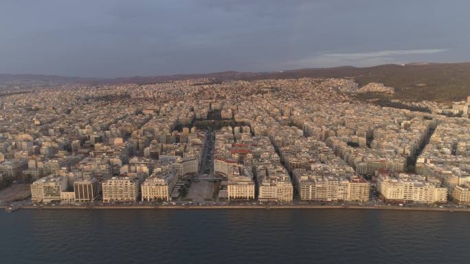 希腊塞萨洛尼基市鸟瞰图。