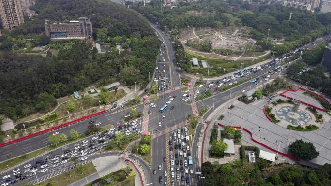 东莞旗峰路和东城中路东莞大道交叉口